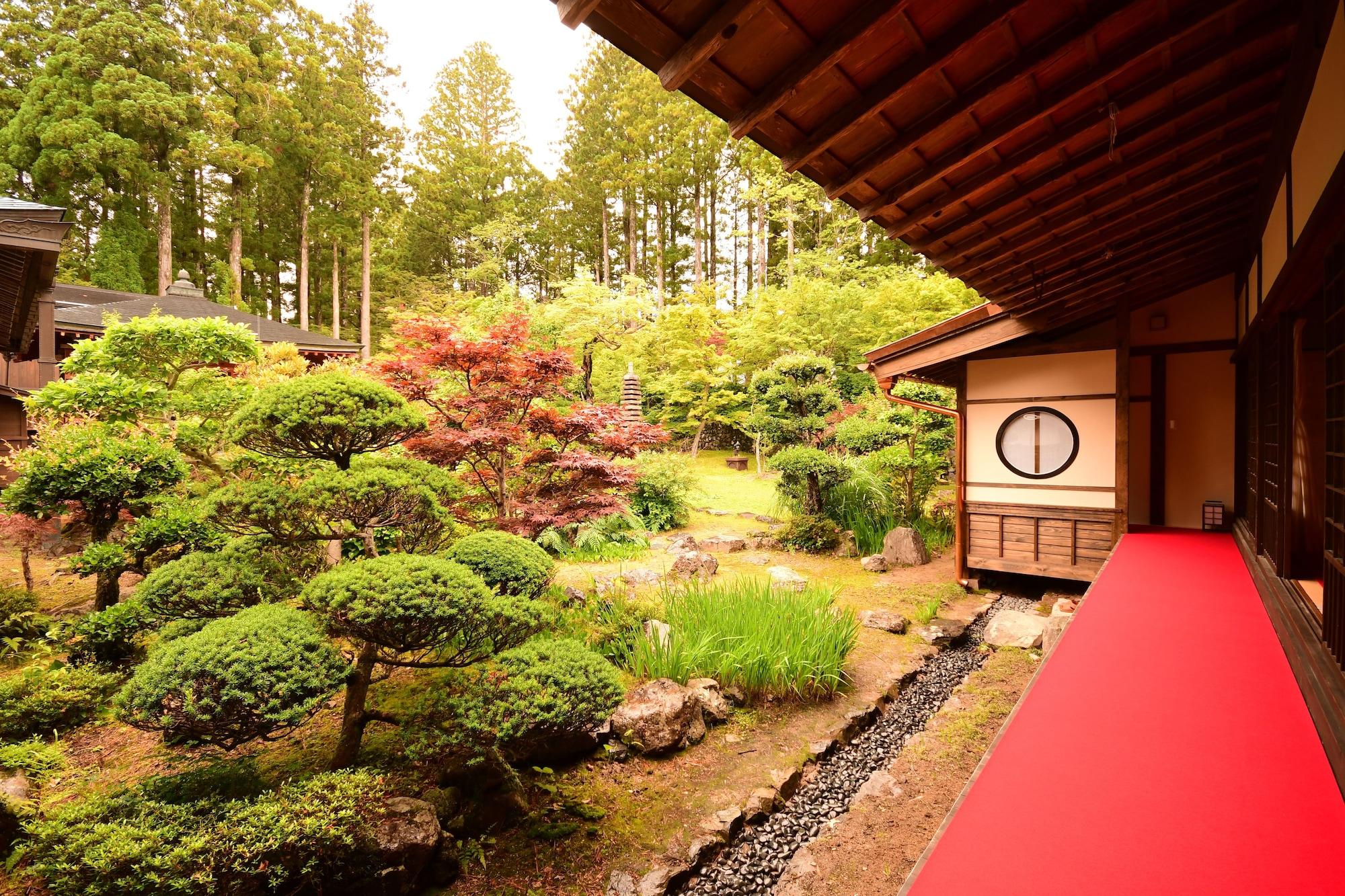 Отель Koyasan Shukubo Jokiin Экстерьер фото