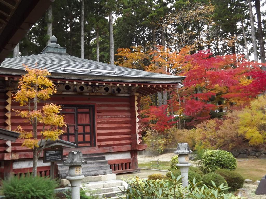 Отель Koyasan Shukubo Jokiin Экстерьер фото