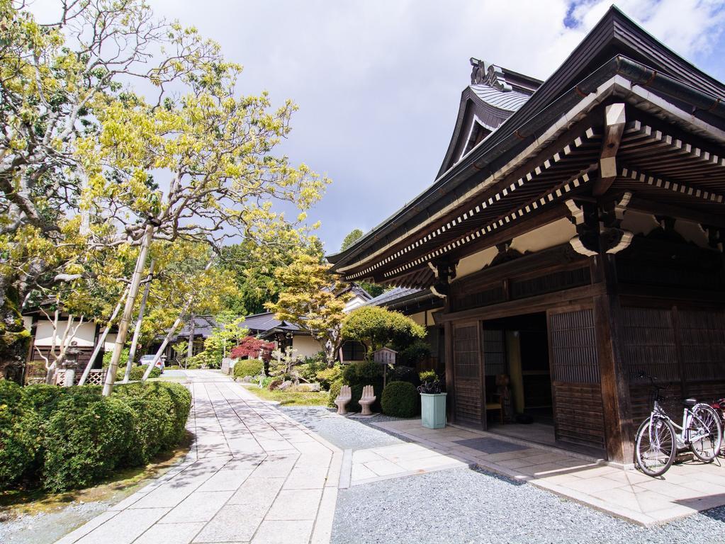 Отель Koyasan Shukubo Jokiin Экстерьер фото