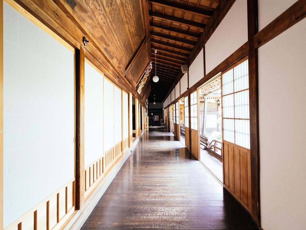 Отель Koyasan Shukubo Jokiin Экстерьер фото