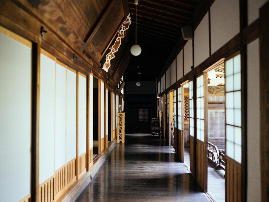 Отель Koyasan Shukubo Jokiin Экстерьер фото
