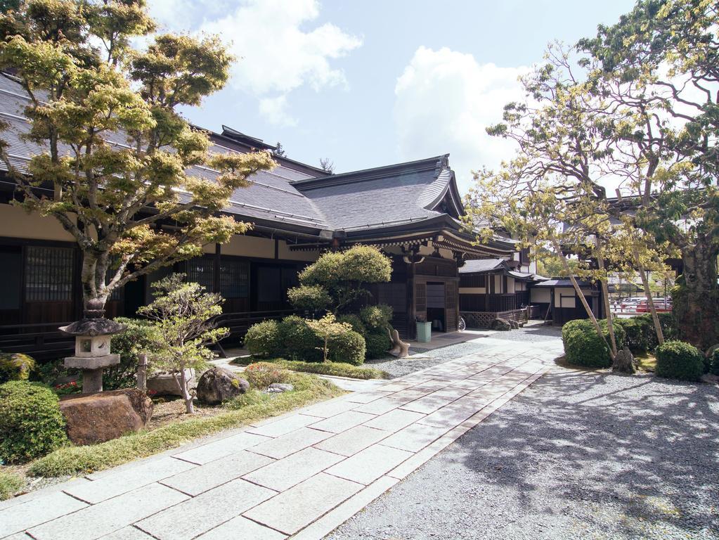 Отель Koyasan Shukubo Jokiin Экстерьер фото